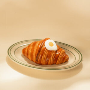 Bánh Croissant Trứng Muối